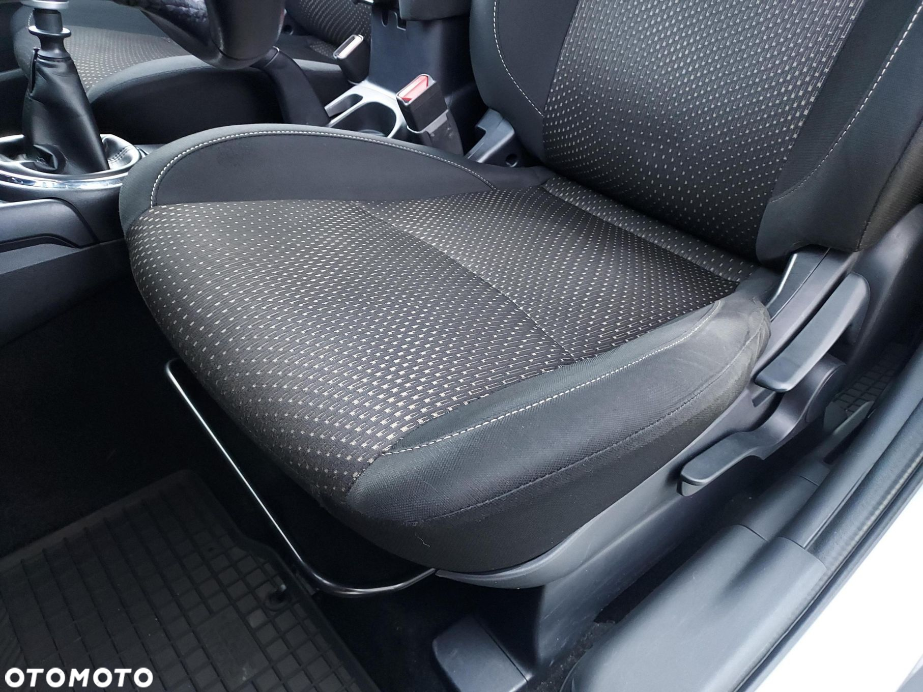 Mitsubishi ASX 1.8 DID Invite 4WD - 12