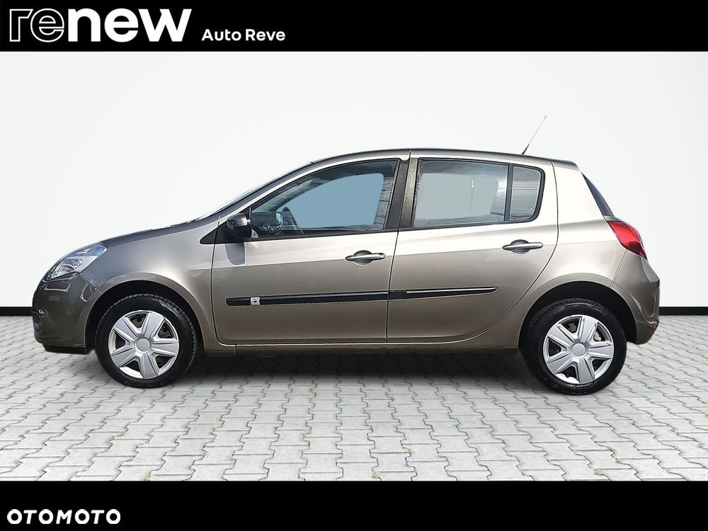 Renault Clio 1.2 16V Alize - 9
