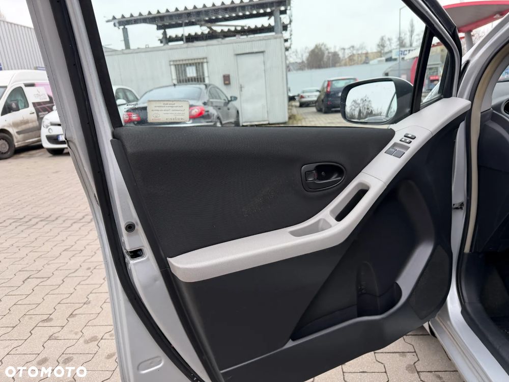 Toyota Yaris 1.33 Active - 19