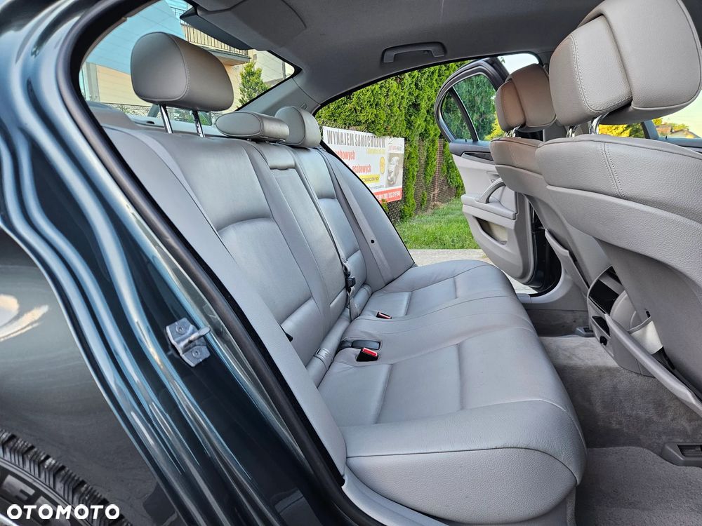 BMW Seria 5 520d Special Edition - 29