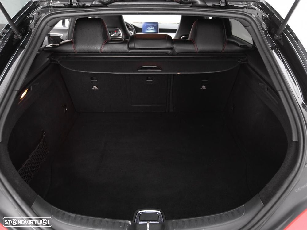 Mercedes-Benz CLA 200 — fotografia 12