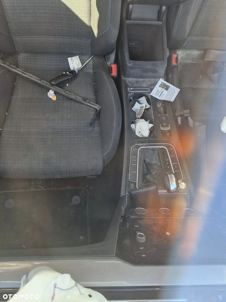 Volkswagen Passat 2.0 TDI SCR DSG Business - 26
