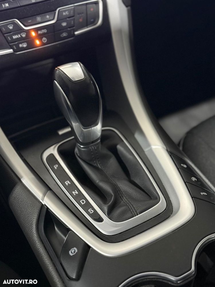 Ford Mondeo 2.0 TDCI PowerShift Business Class - 10