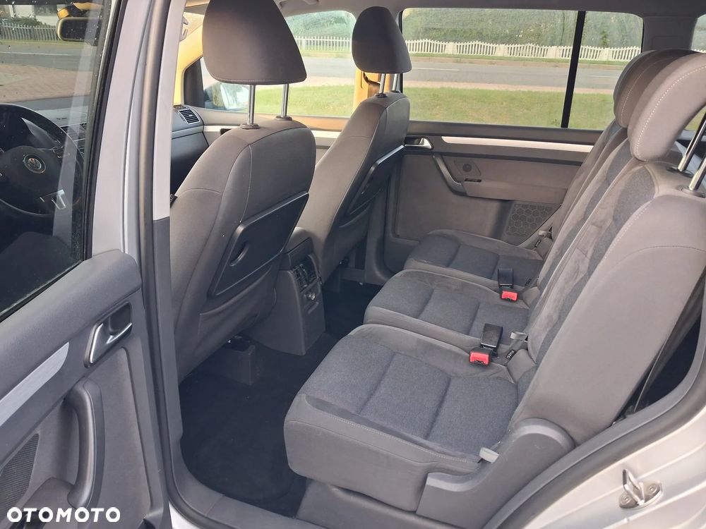 Volkswagen Touran 1.2 TSI STYLE - 9