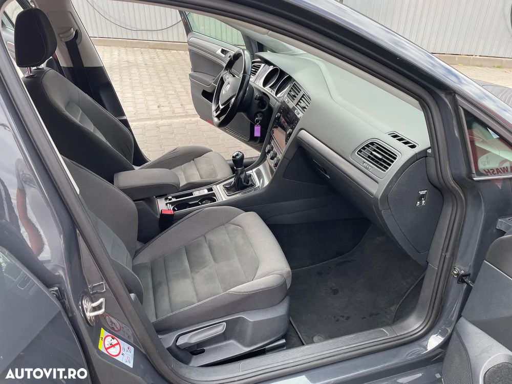 Volkswagen Golf 2.0 TDI SCR Comfortline - 13