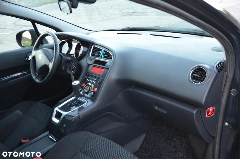 Peugeot 5008 HDI 160 Automatik Business-Line - 19