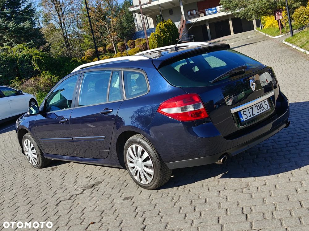 Renault Laguna 2.0 dCi FAP Initiale - 12