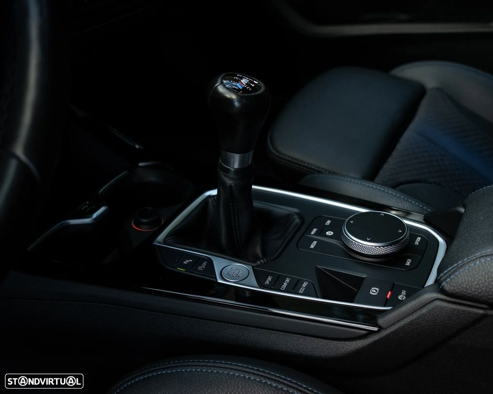 BMW 116 d Pack Desportivo M - 11