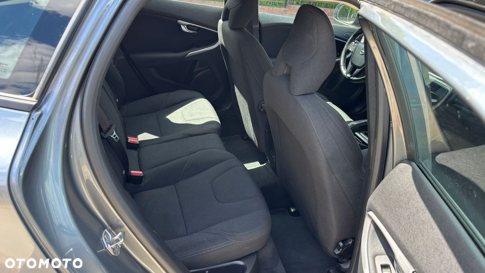 Volvo V40 - 9