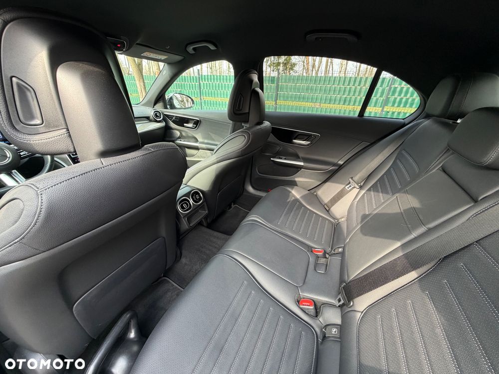 Mercedes-Benz Klasa C 200 9G-TRONIC AMG Line - 8