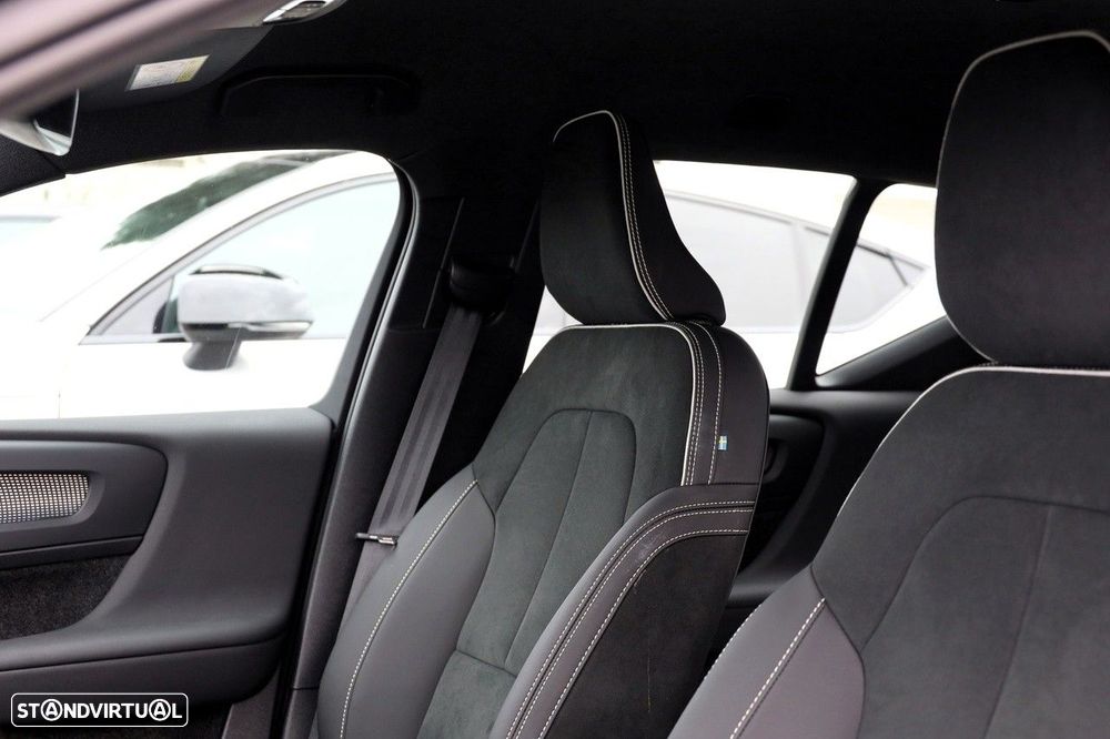 Volvo XC 40 1.5 T2 Plus Dark Auto - 9