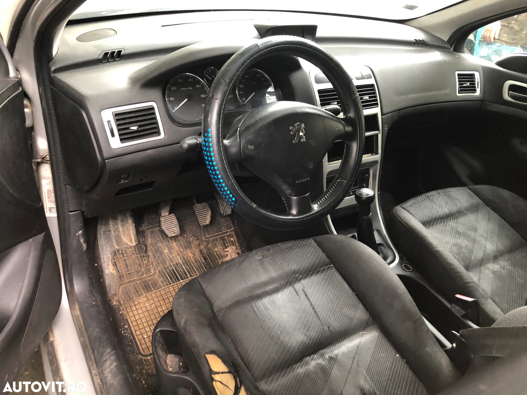 Dezmembrez Peugeot 307 facelift gri argintiu 2006 benzina - 4