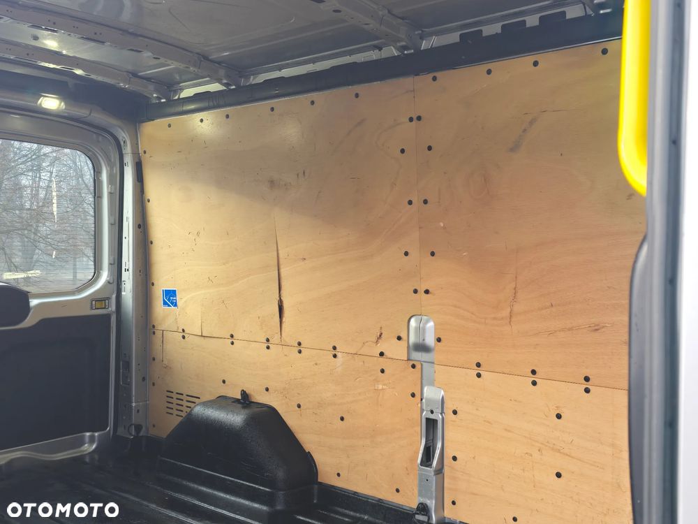 Ford Transit - 13