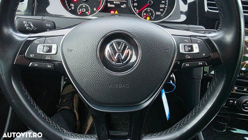 Volkswagen Golf 2.0 TDI BlueMotion Technology Cup - 18