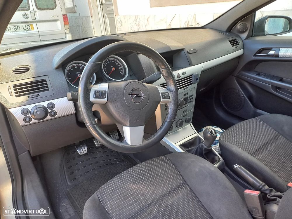 Opel Astra GTC 1.4 - 7