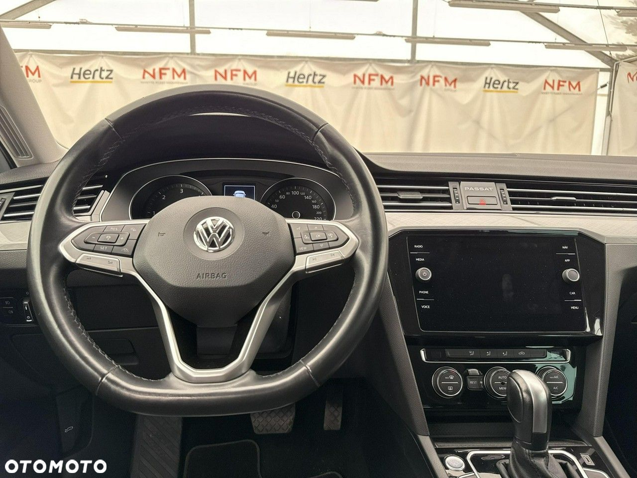 Volkswagen Passat - 14