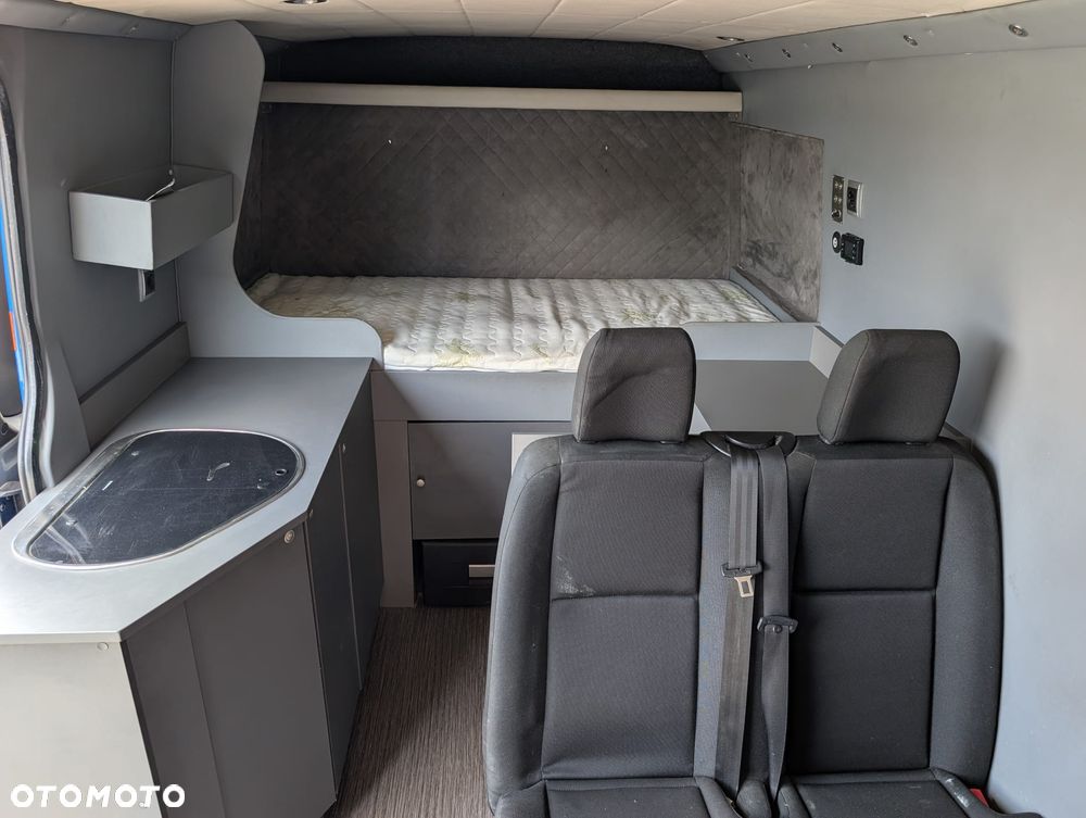 Mercedes-Benz Sprinter - 6