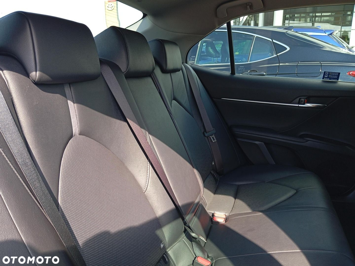 Toyota Camry 2.5 Hybrid Executive CVT - 14