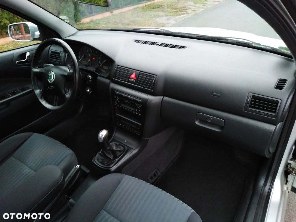 Skoda Octavia 2.0 Combi Ambiente 4x4 - 30