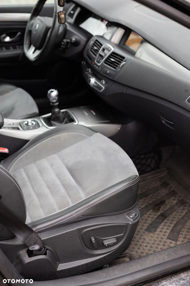Renault Laguna 2.0 dCi Initiale - 32