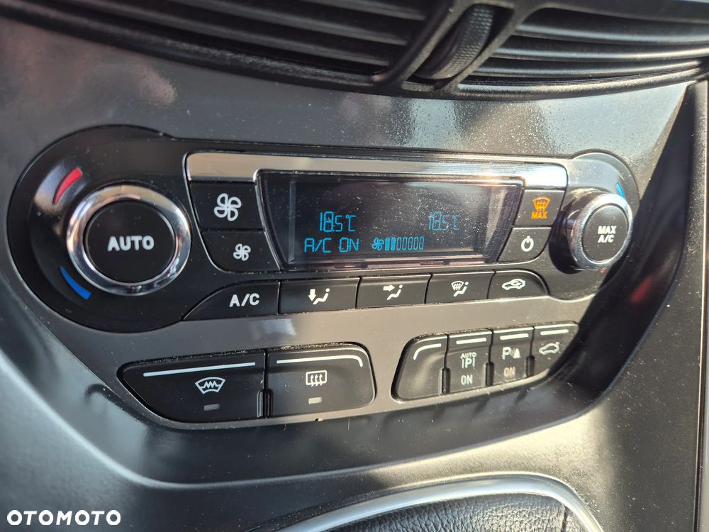 Ford Kuga 2.0 TDCi 4x4 Titanium - 11