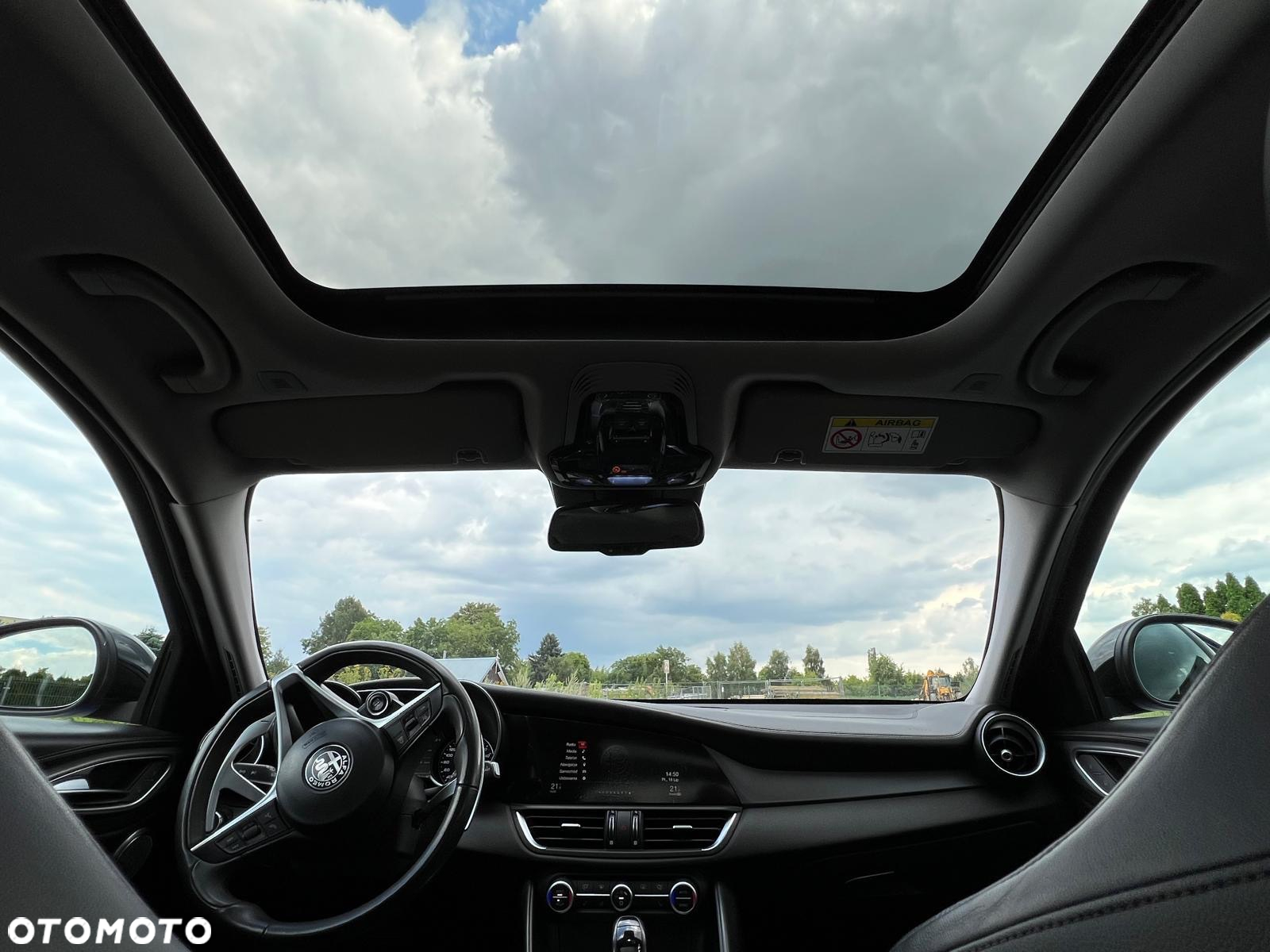 Alfa Romeo Giulia 2.0 Turbo 16V AT8 Veloce - 16