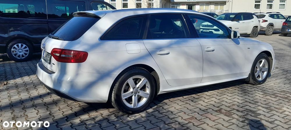 Audi A4 Avant 2.0 TDI DPF clean diesel quattro S tronic S line Sportpaket - 4