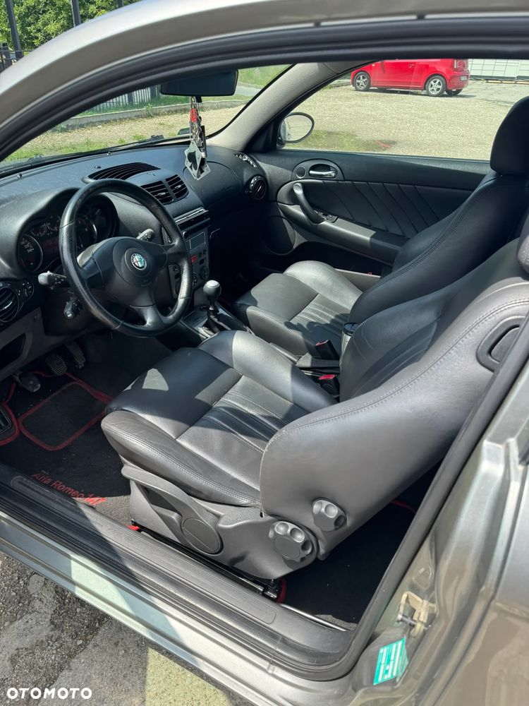 Alfa Romeo 147 1.9 JTD 8V M-Jet Distinctive - 16
