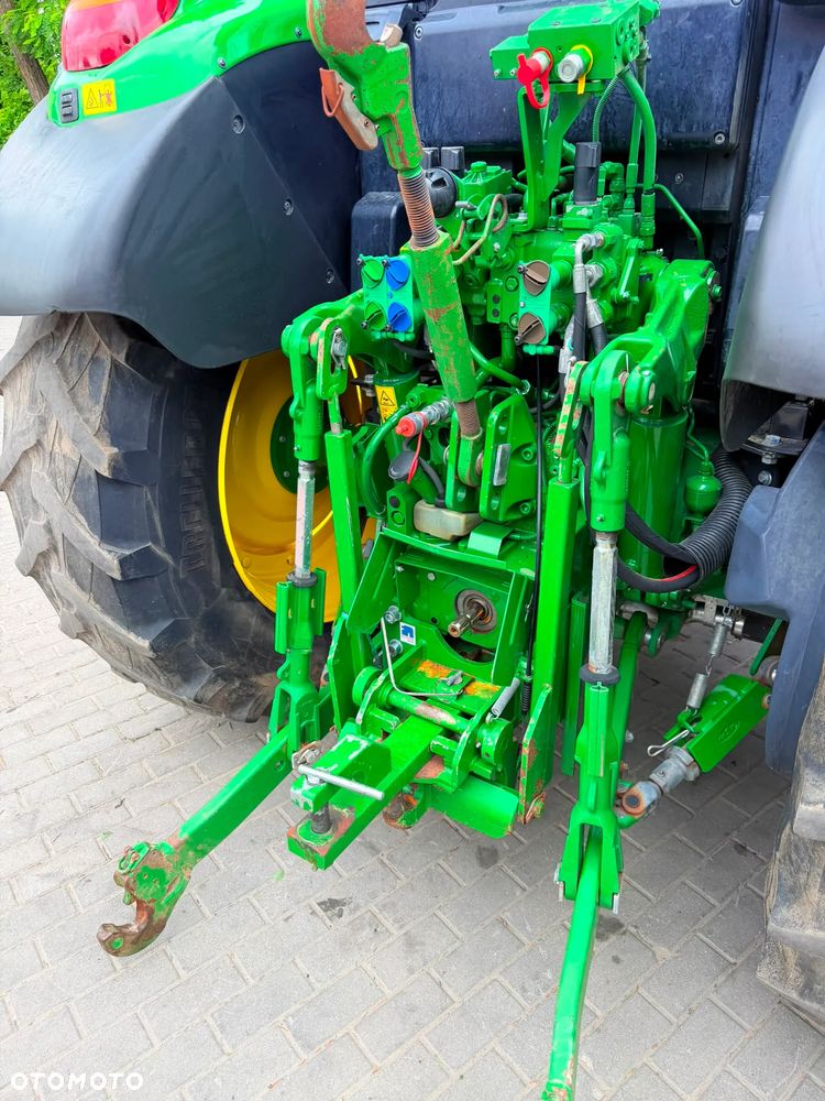 John Deere 6110M - 11