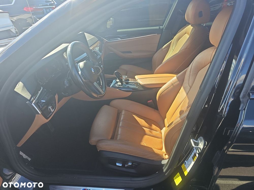 BMW Seria 5 540i xDrive M Sport Edition - 7