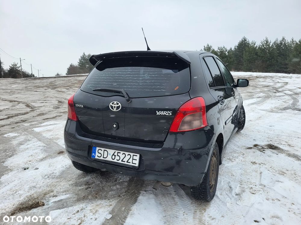 Toyota Yaris 1.3 Luna Premium - 3