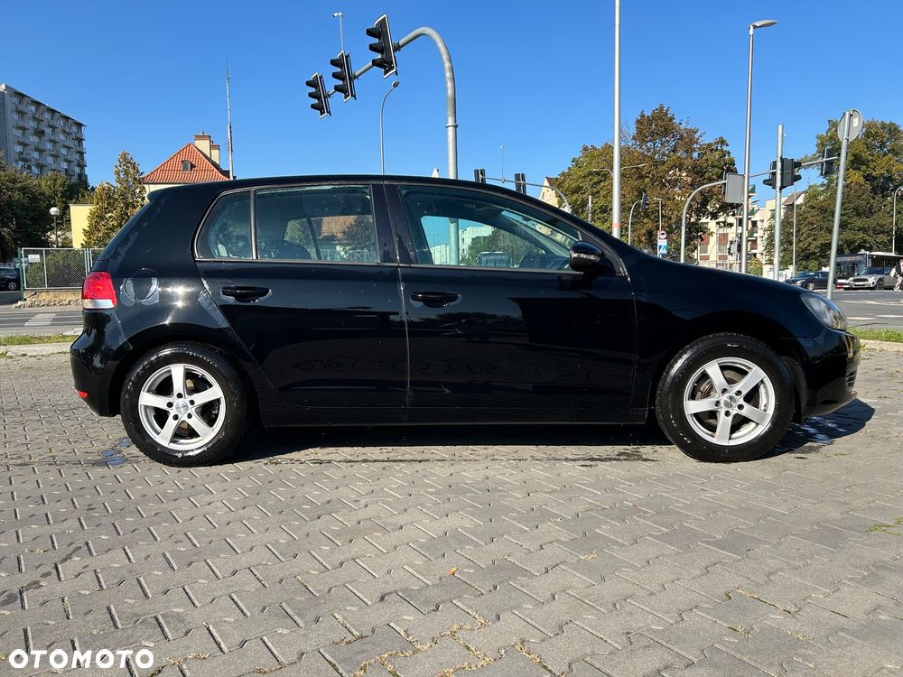 Volkswagen Golf - 6