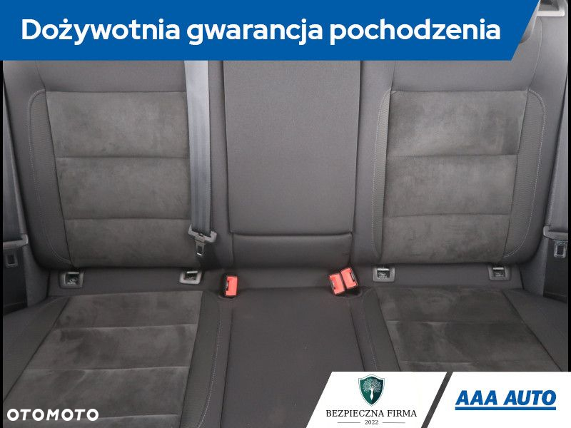 Volkswagen Golf - 11
