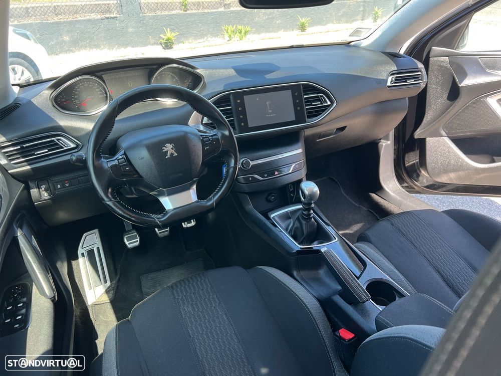 Peugeot 308 SW 1.2 PureTech Style J17 - 16