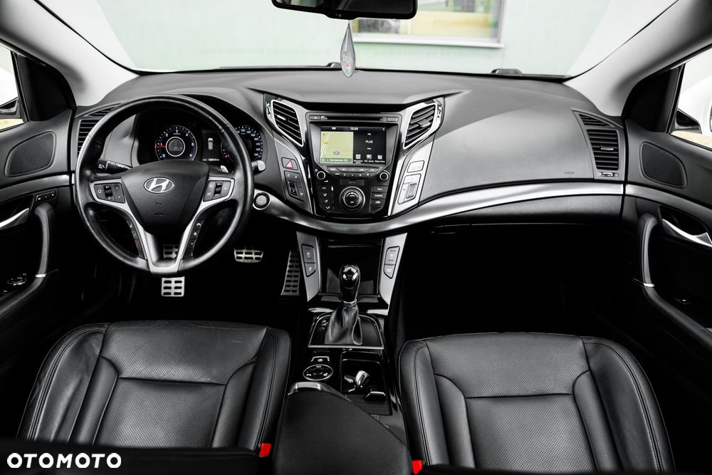 Hyundai i40 Kombi blue 1.7 CRDi DCT Premium - 25