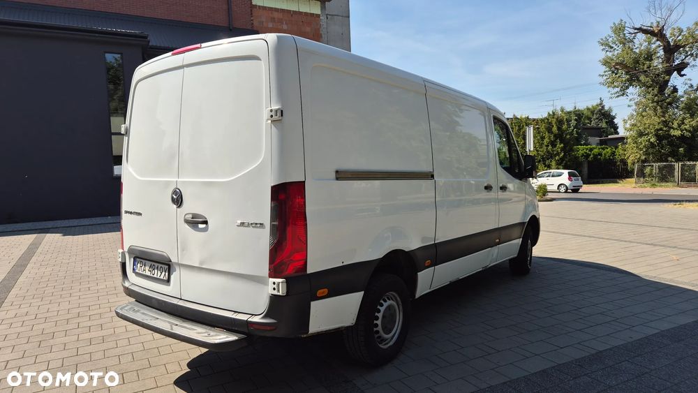Mercedes-Benz SPRINTER - 4