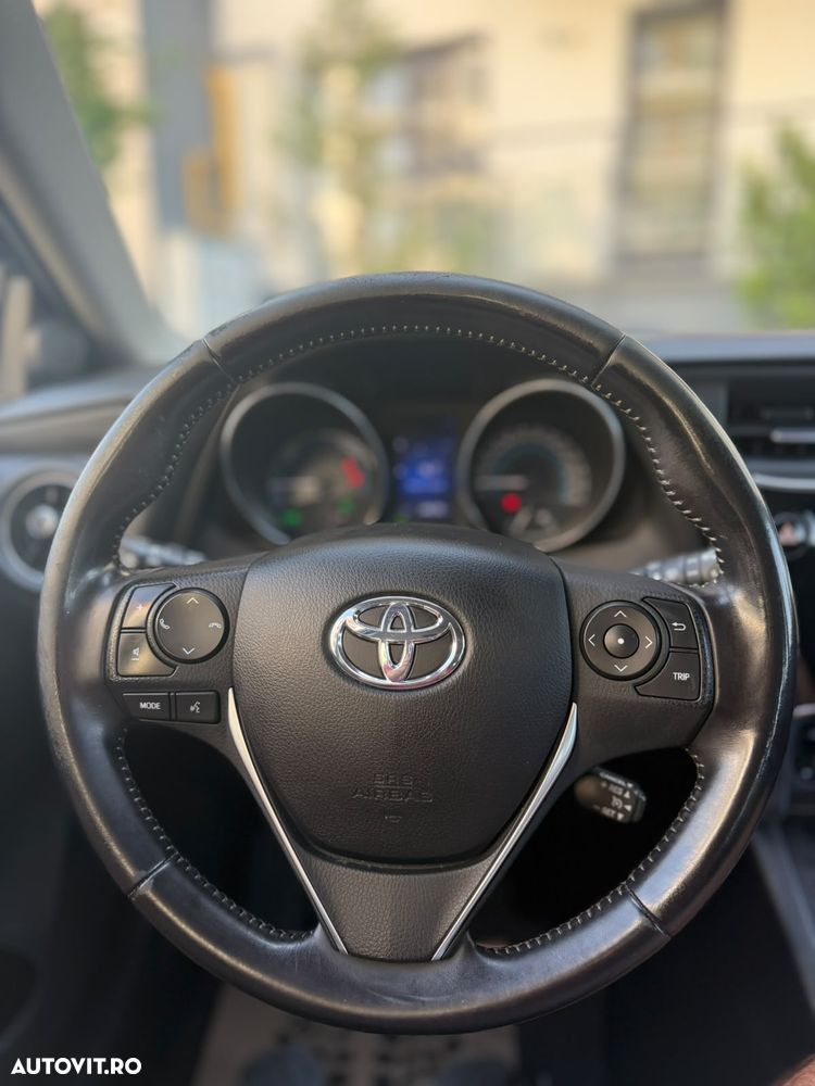 Toyota Auris - 14