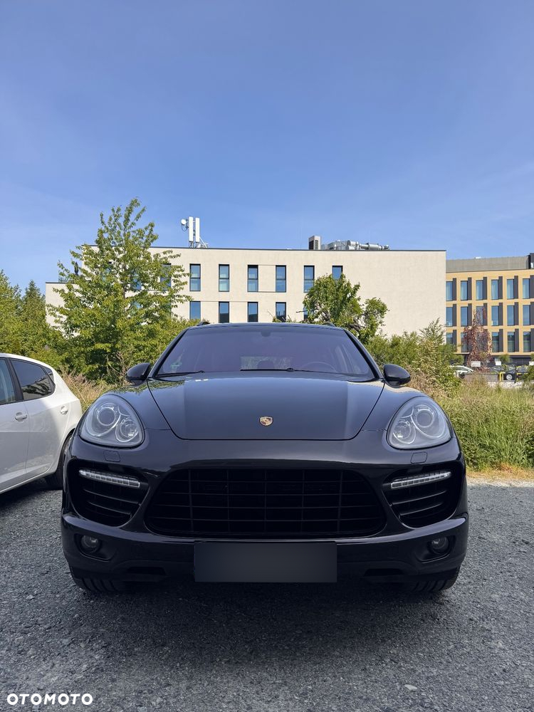 Porsche Cayenne Turbo - 2