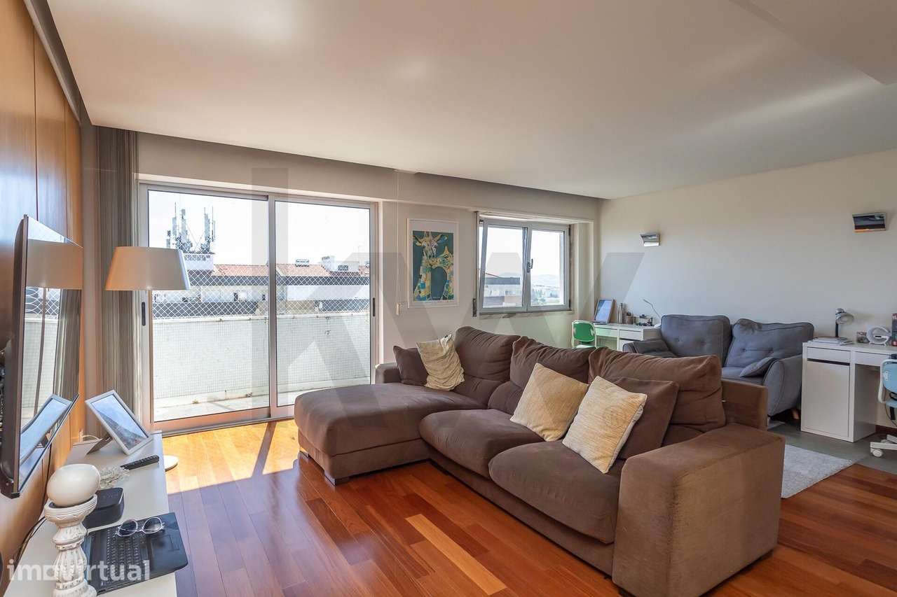 Apartamento T3 transformado em T2 no Lumiar para Arrendamento com luga - Grande imagem: 3/36