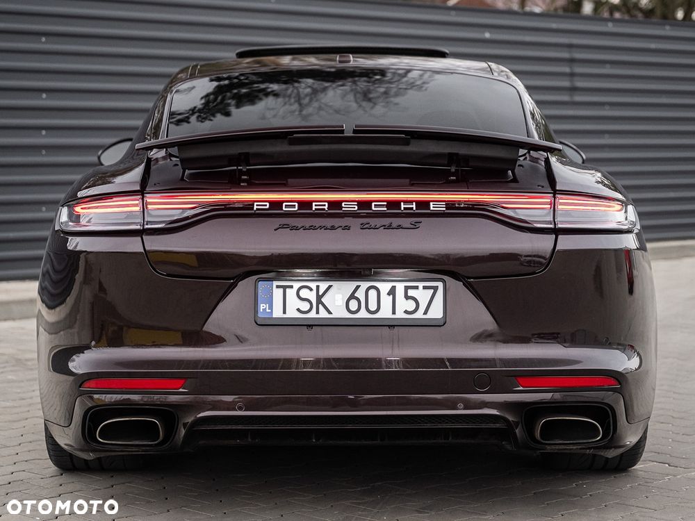 Porsche Panamera 4 PDK Platinum Edition - 11