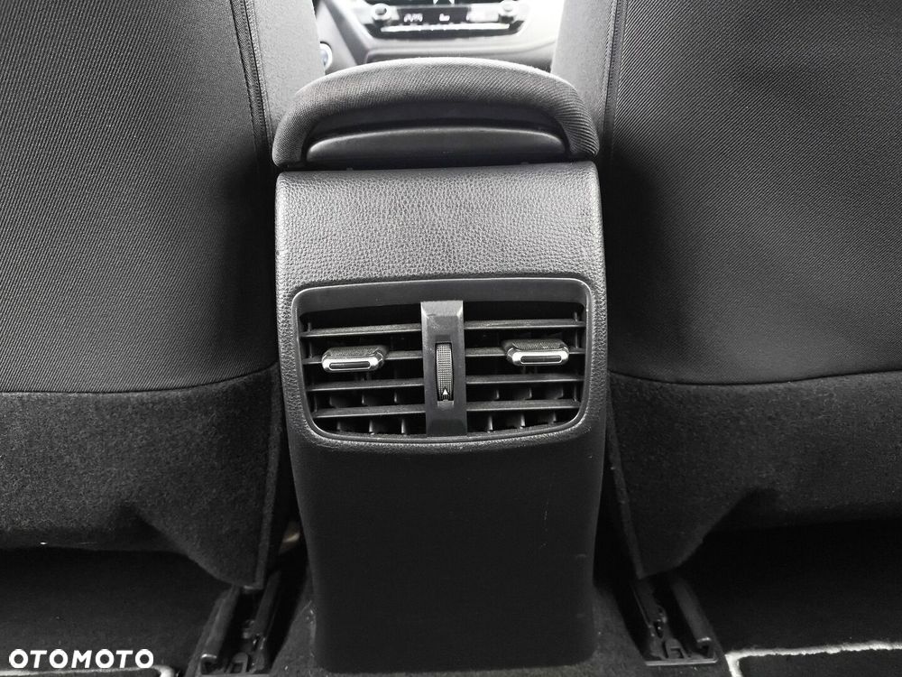Toyota Corolla 1.8 Hybrid Comfort - 28