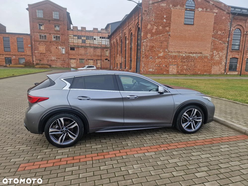 Infiniti Q30 2.2d DCT Premium Tech - 32