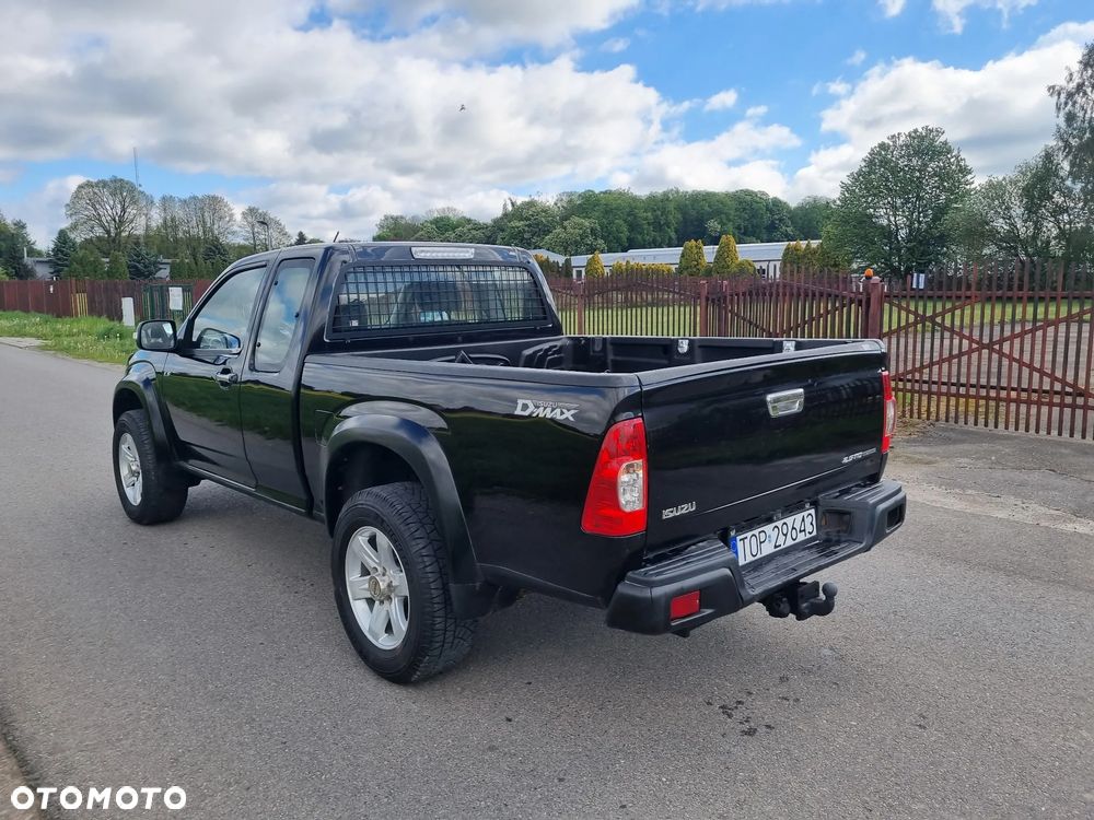 Isuzu D-Max 4x4 Space Cab Custom - 4