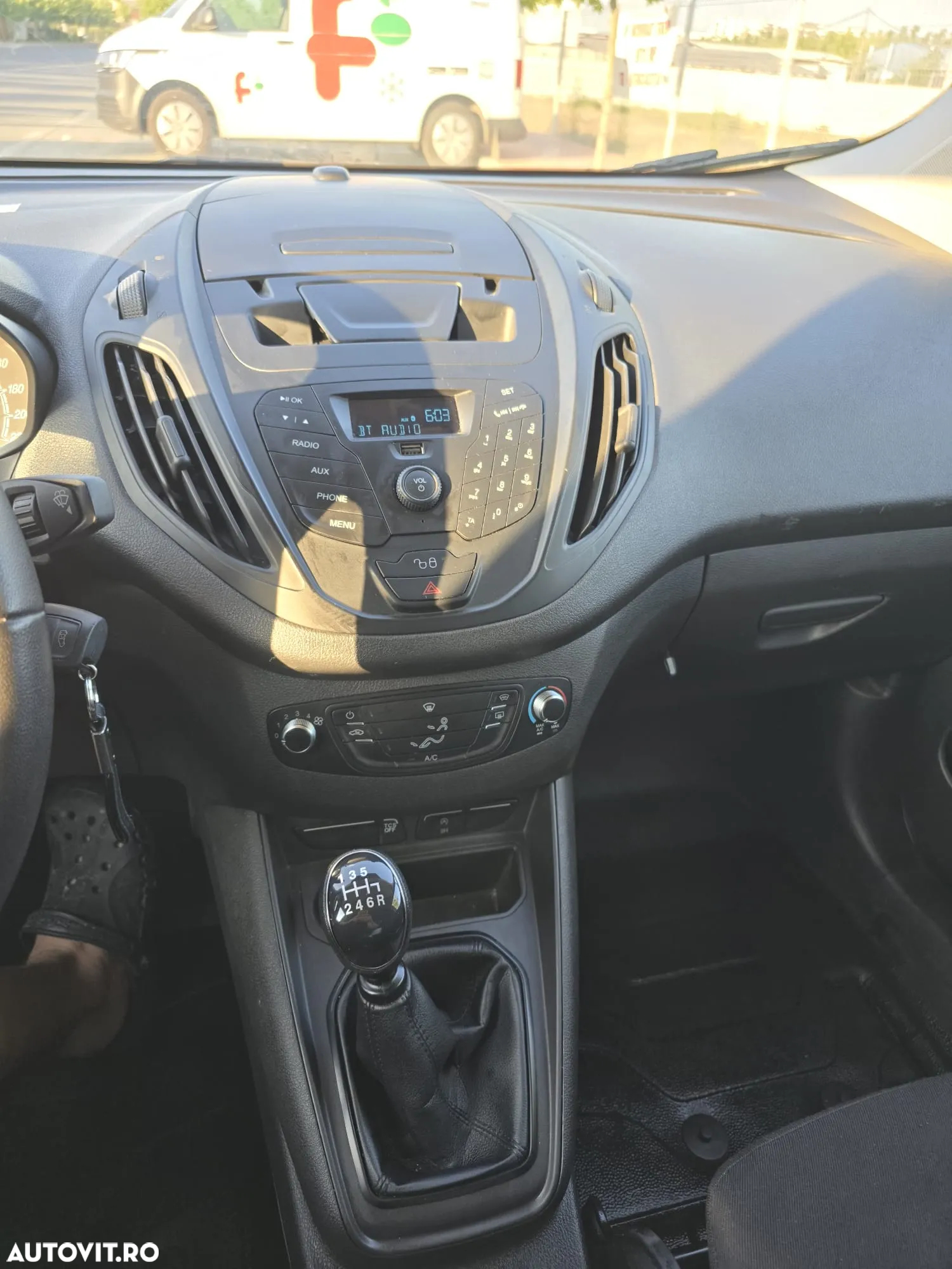 Ford Courier - 14