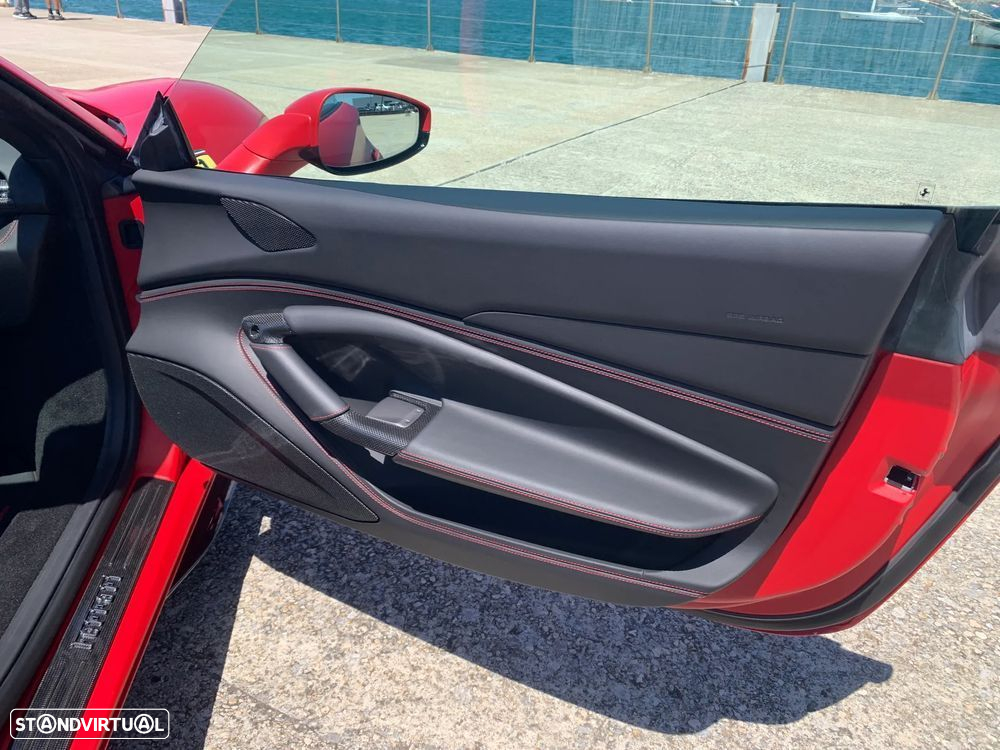 Ferrari F8 Tributo Spider - 31