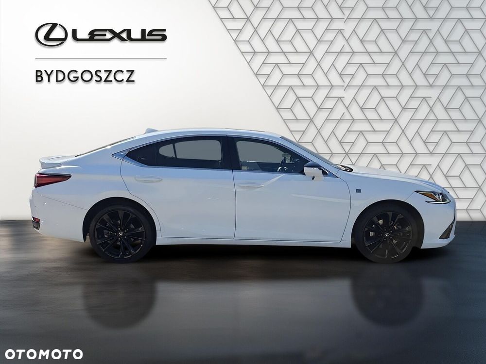 Lexus ES 300h F Sport Design - 8