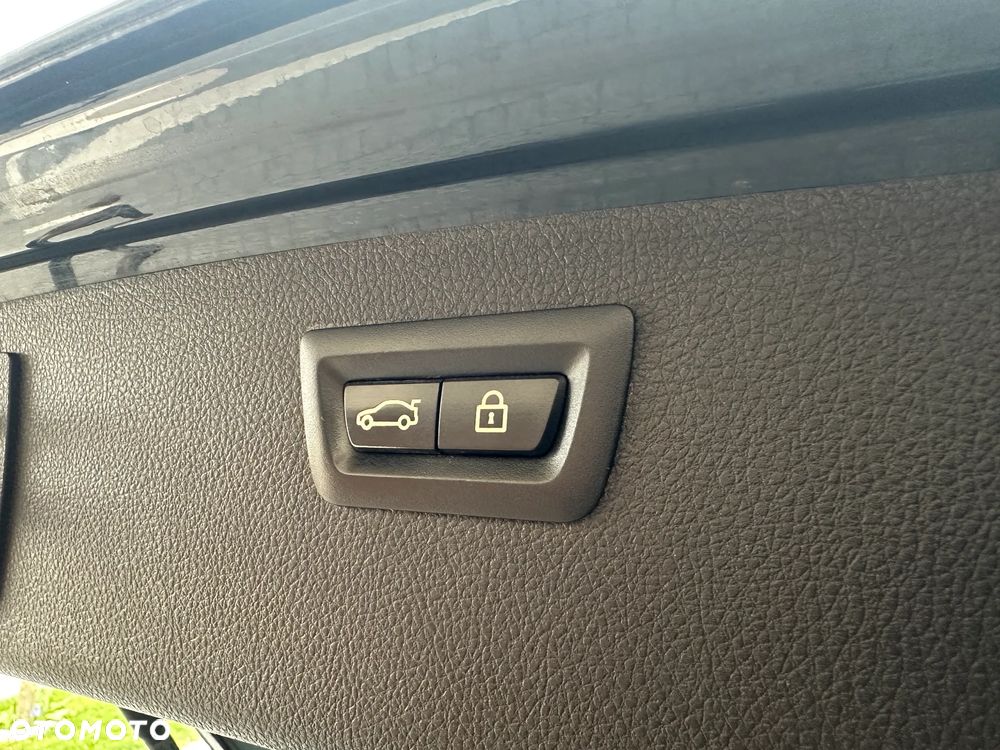 BMW Seria 3 318d Edition M Sport Shadow - 10