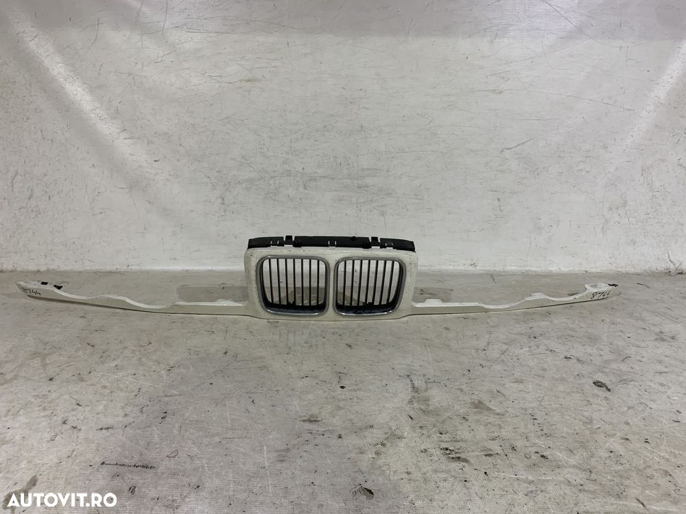 Grila BMW Seria 5 E34, 1988, 1989, 1990, 1991, 1992, 1993, 1994, 1995, cod origine OE 51131973825. - 1