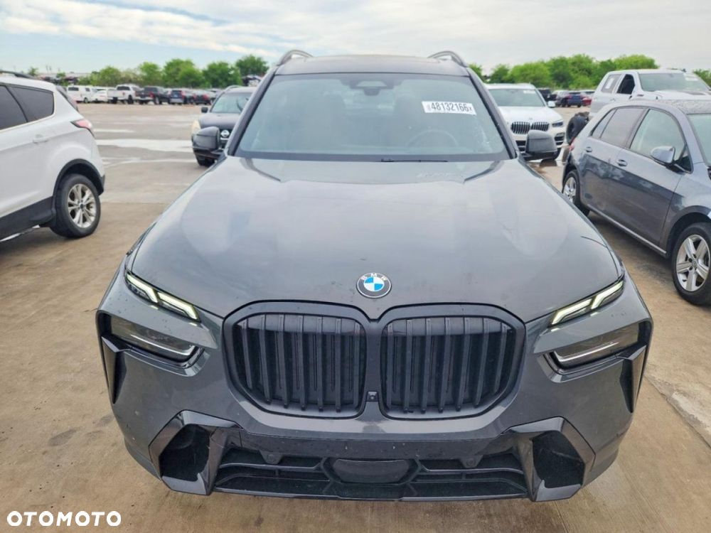 BMW X7 - 6