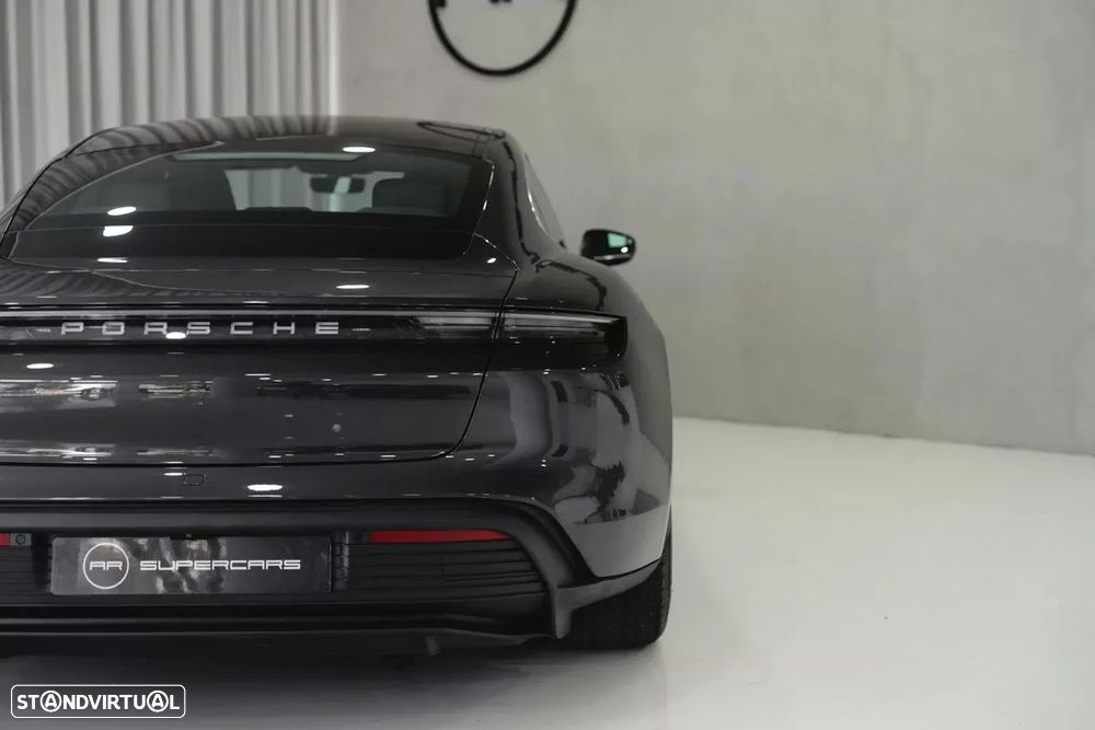 Porsche Taycan 4S - 17
